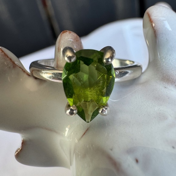 Peridot Gemstone Ring 925SS-NWOT